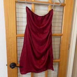 Elegant Burgundy Strapless Dress